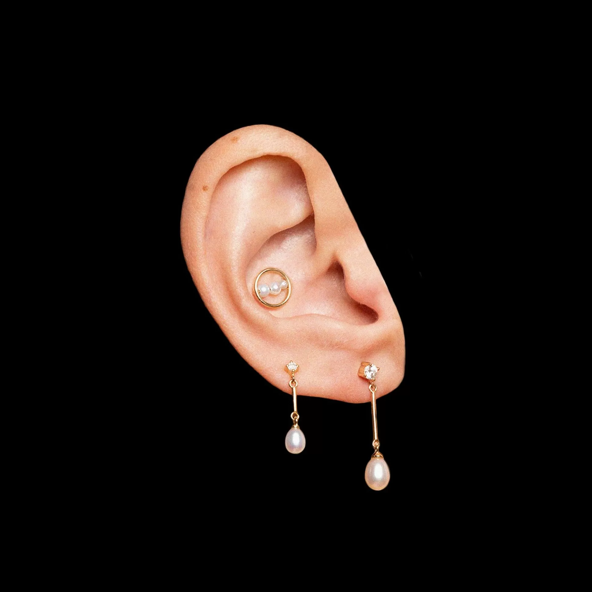 New Circle Trio Pearl Stud Studs