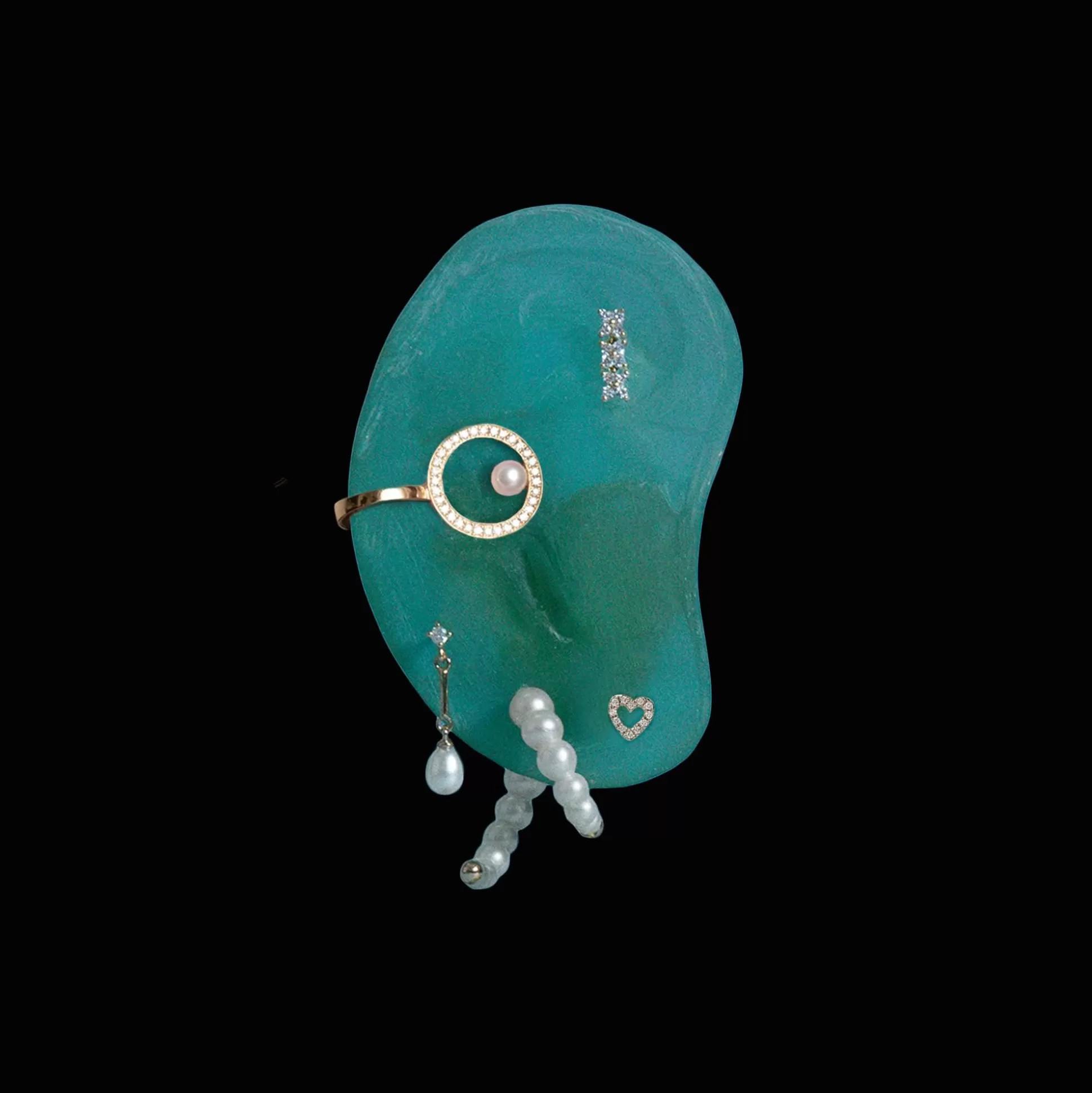 Store Infinite Love Stud Earrings